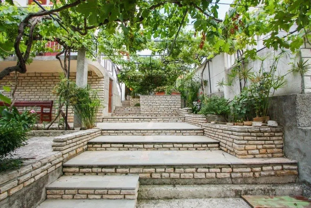 Apartments Braco Trogir